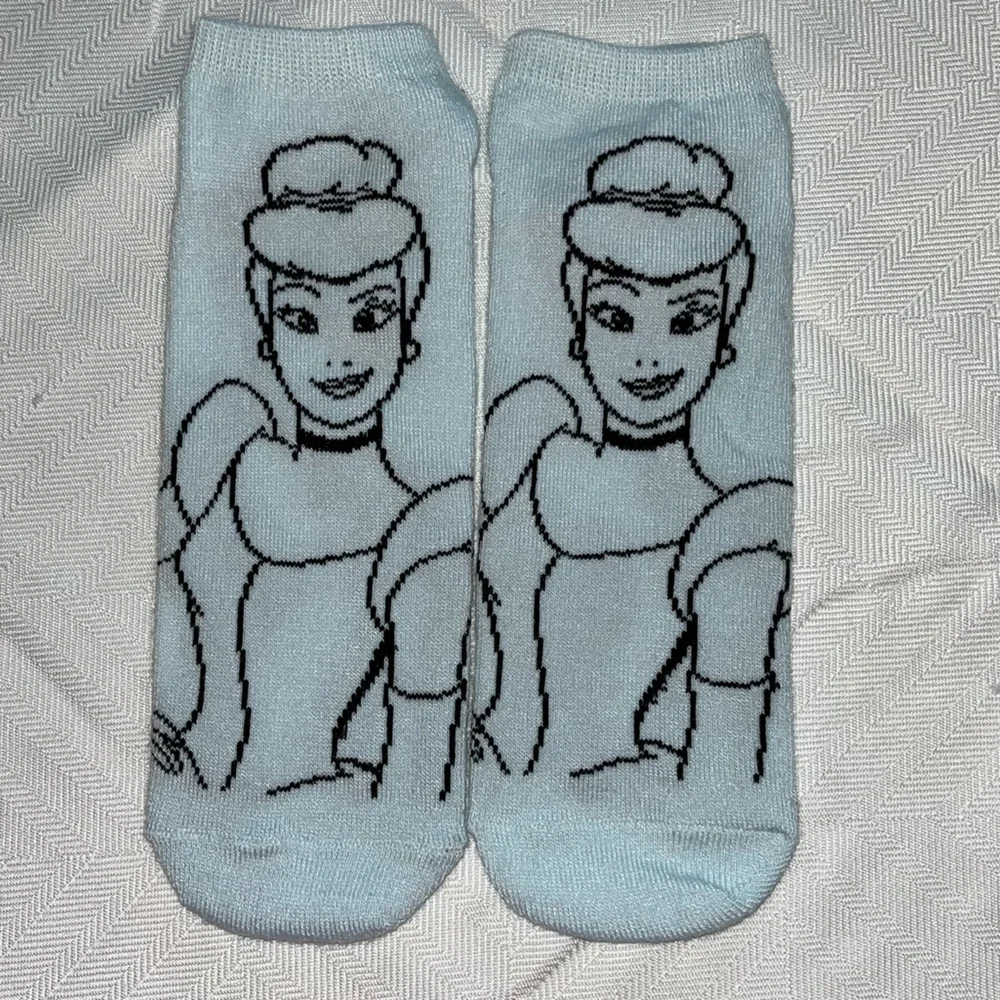 Disney Ankle Low Cut Socks 4 Pair New Without Tag Jasmine, Cinderella and Eeyore